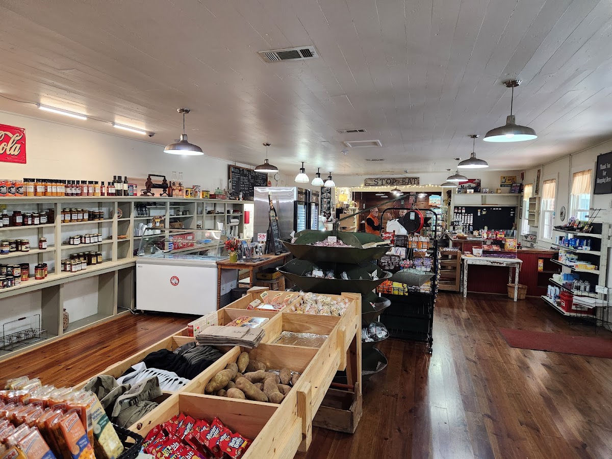 Natural Bridge General Store & Natty B Cafe