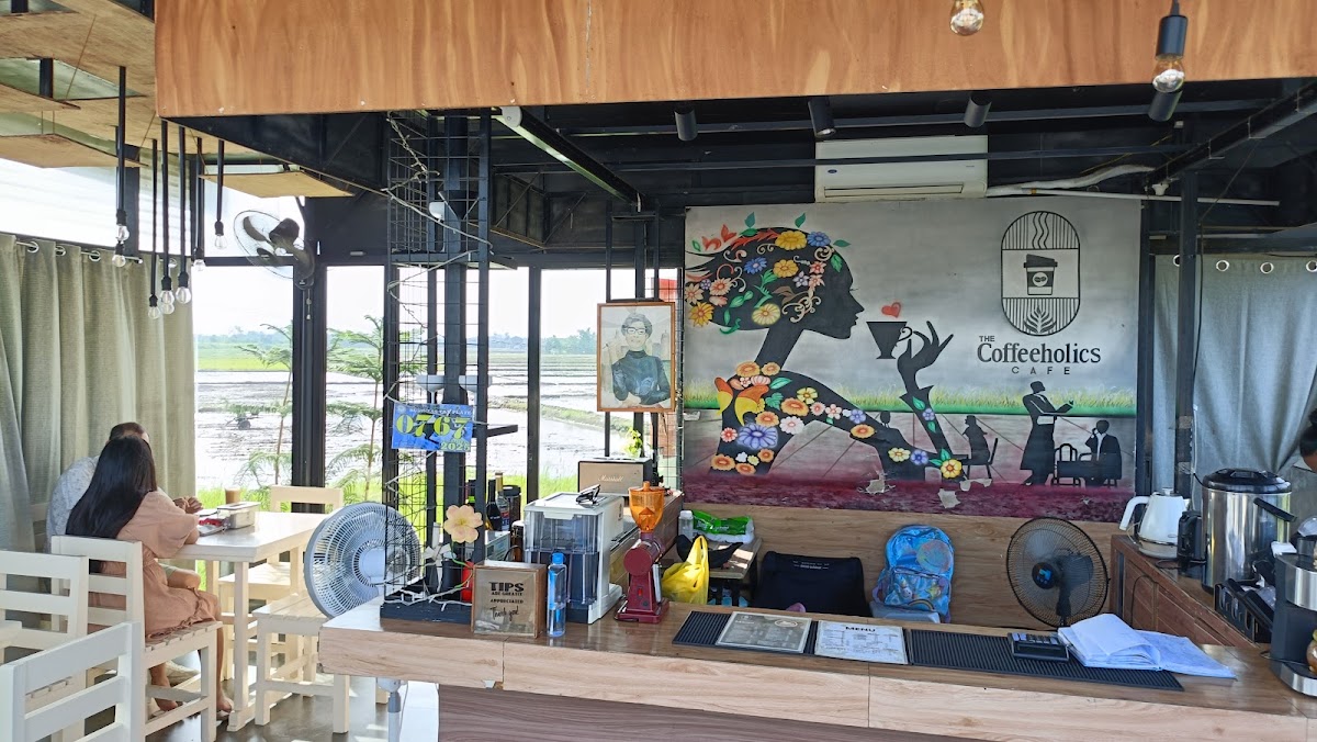 The Coffeeholics Cafe