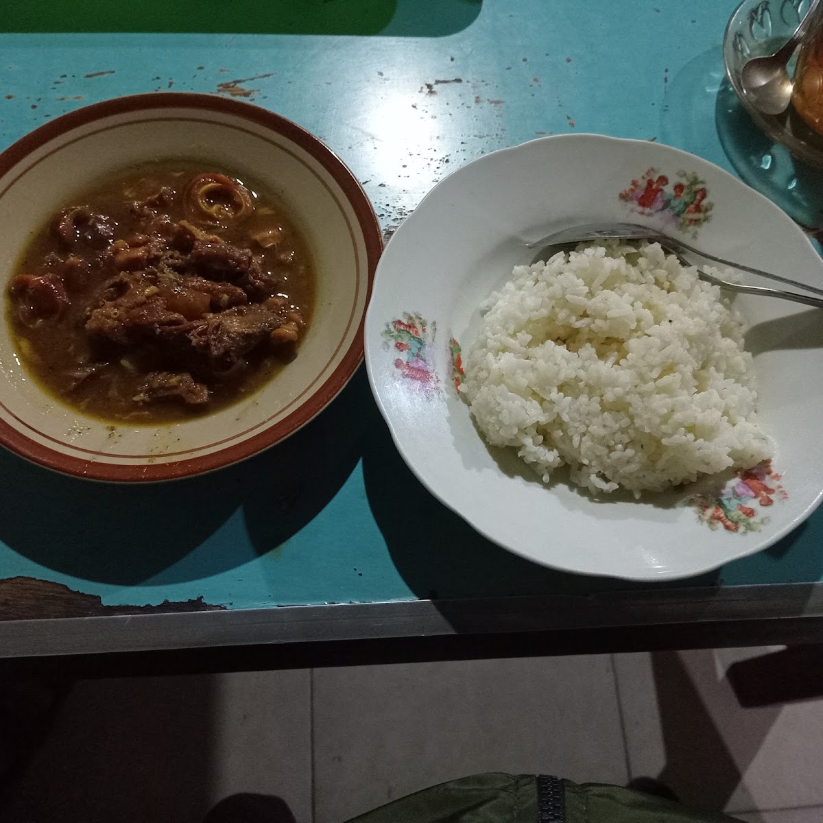 Tongseng Njebles Kepala Kambing 'Pak Sri Widodo'