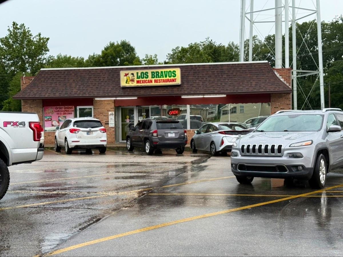 Los Bravos Mexican Restaurant (Loogootee, In)