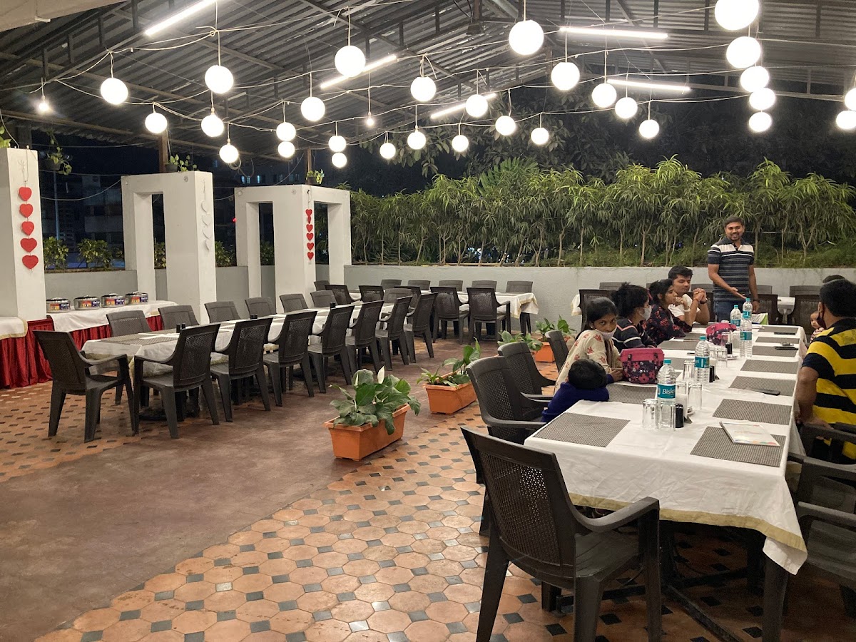 Sweet Home Garden Restaurant, Savedi